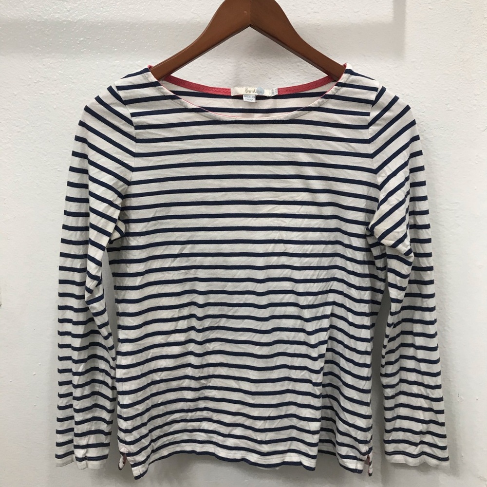 🌿 Navy & White Striped Tee